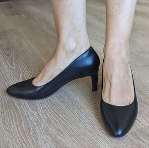 Clarks Black Dress Pumps